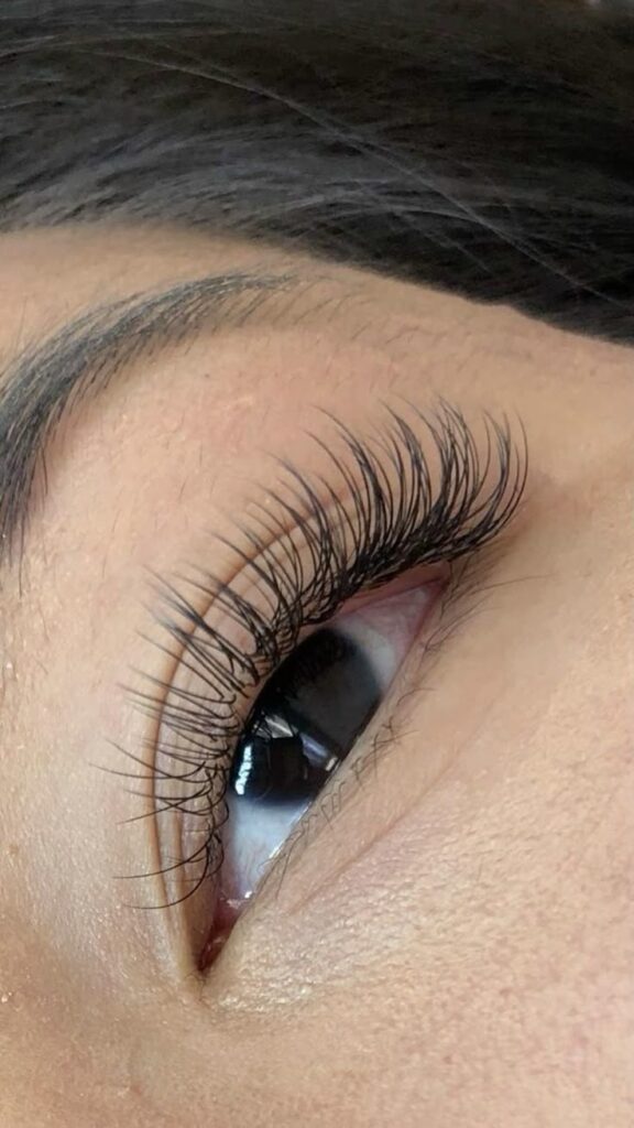 10 Natural Classic Lash Extension Ideas for Everyday Wear
