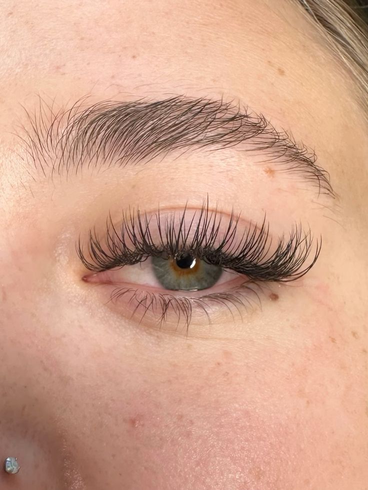 Doll Eye Classic Lashes