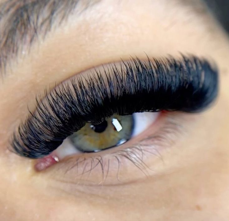 Fluffy Feathered Volume Lashes