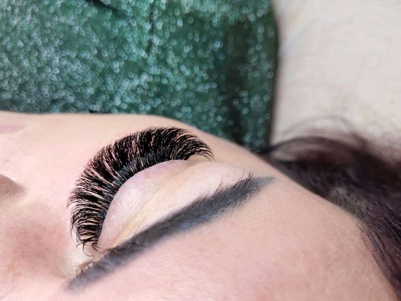 Full Volume Lashes