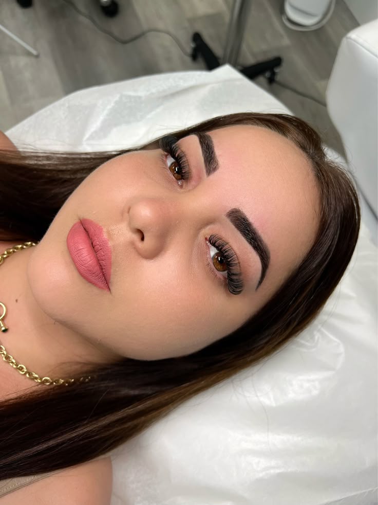 Hybrid Lashes
