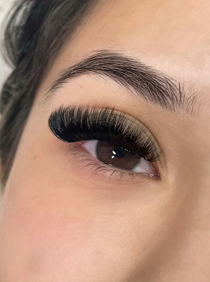 Russian Volume Lashes