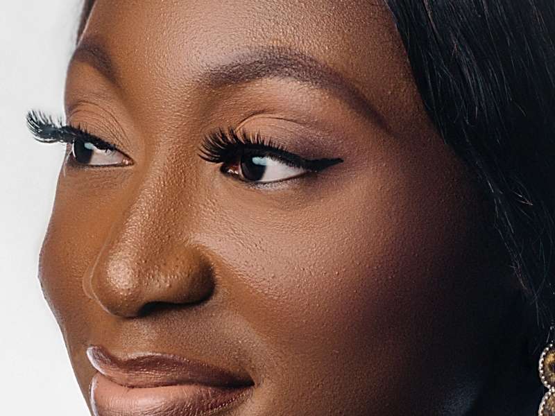 Woman on Hybrid Lashes