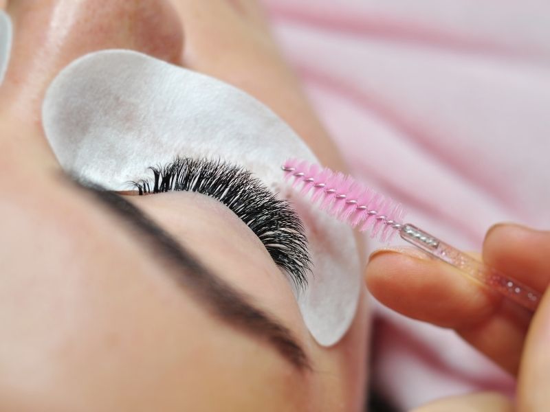 Applying the Lashes