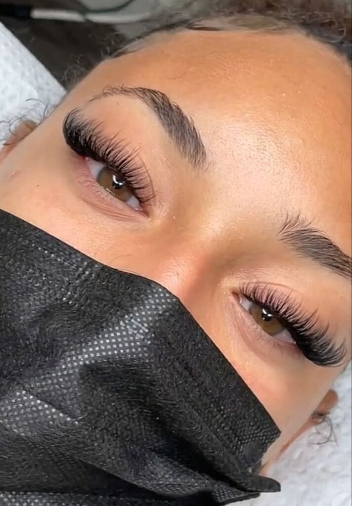 Dramatic Cat-Eye Lashes