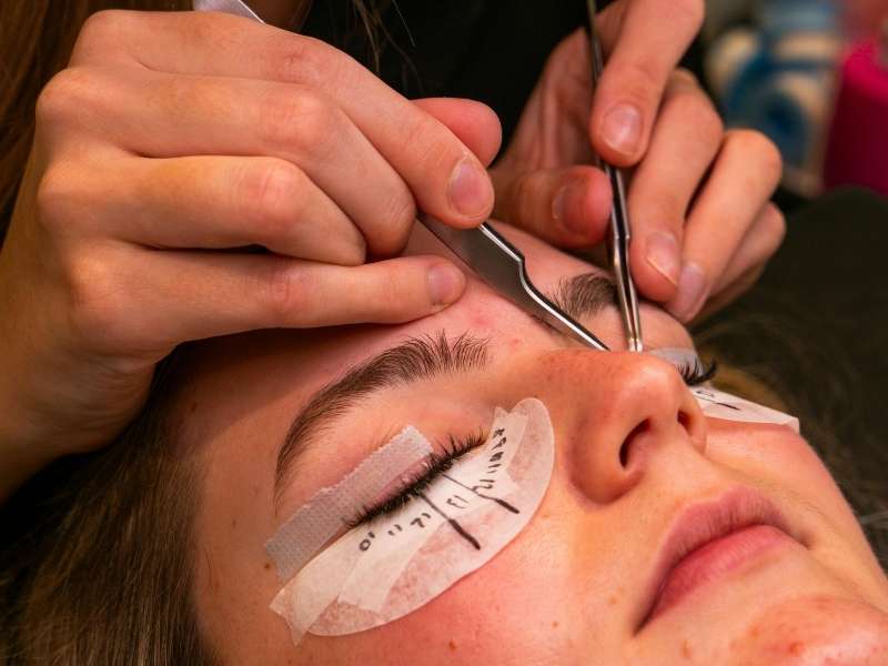  Follow Your Lash Artist's Waiting Period Before Your First Shower