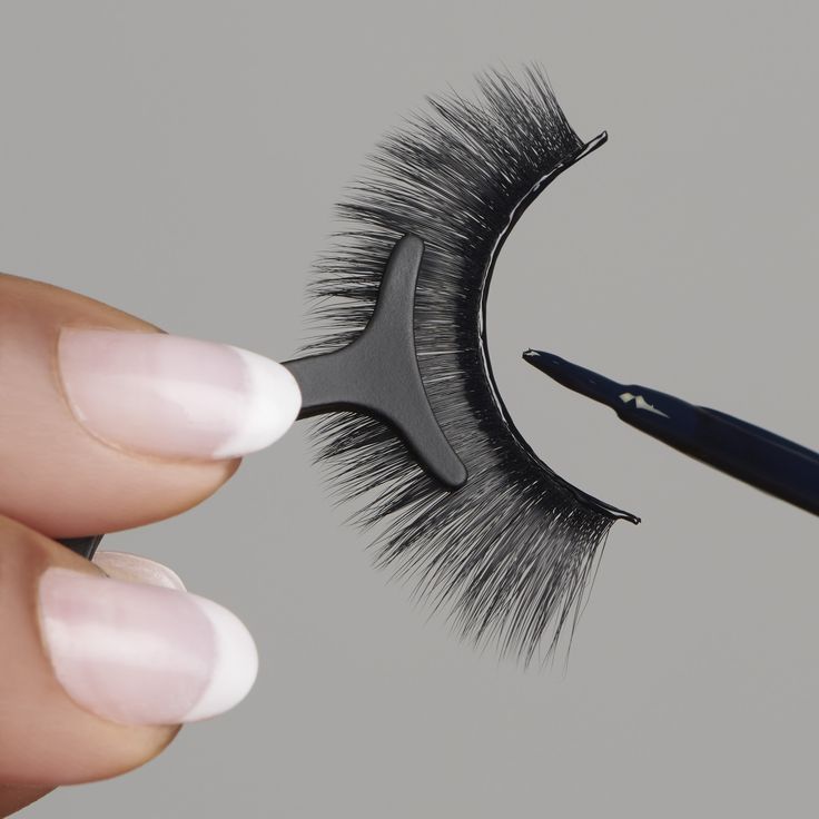 Glue-On Lashes
