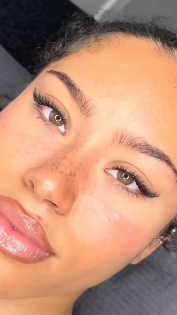 Lightweight Cat-Eye Lashes