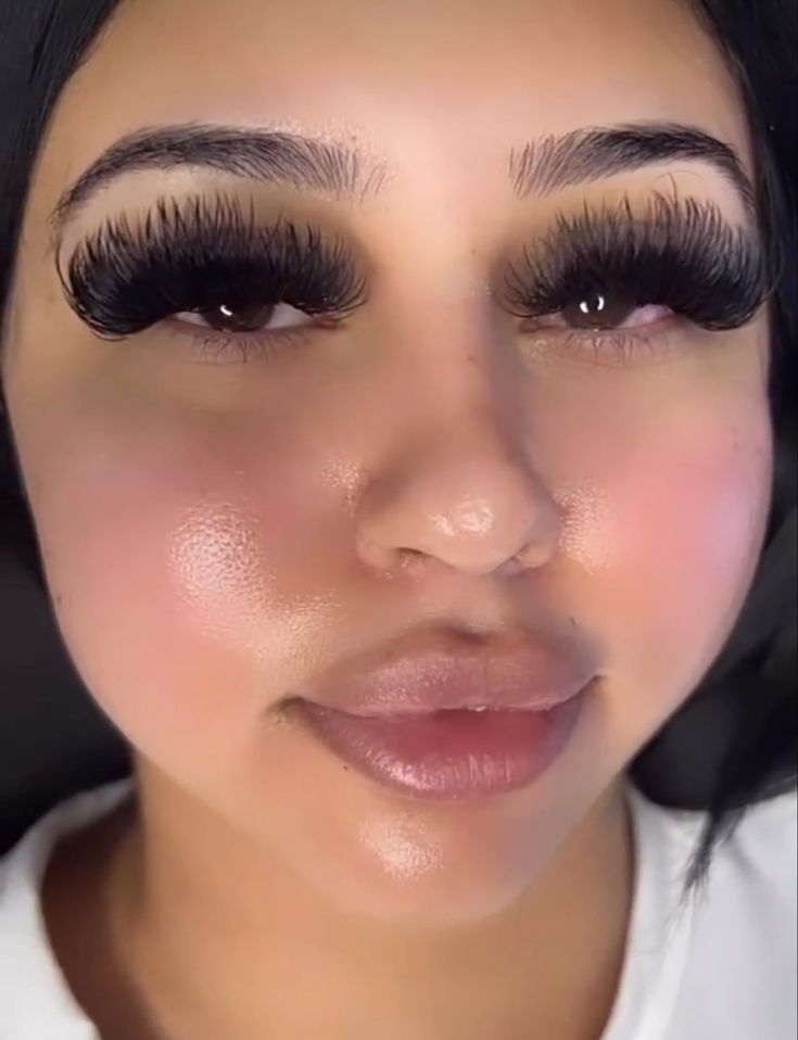 Choosing Heavy Lashes for a Long Day