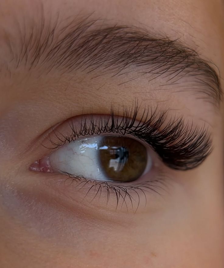 Outer-Corner Accent Lashes