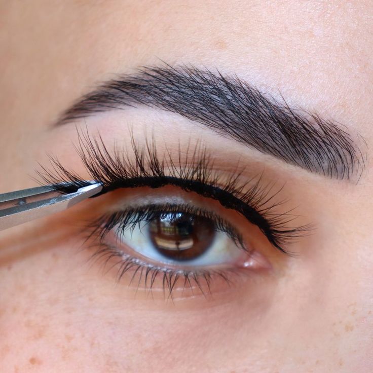 Pulling the Lash Into Place Repeatedly