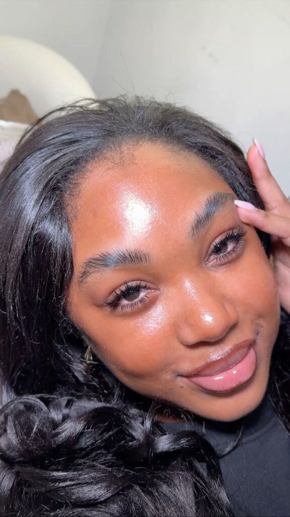 Wet Look Lashes for Sparse Natural Lashes