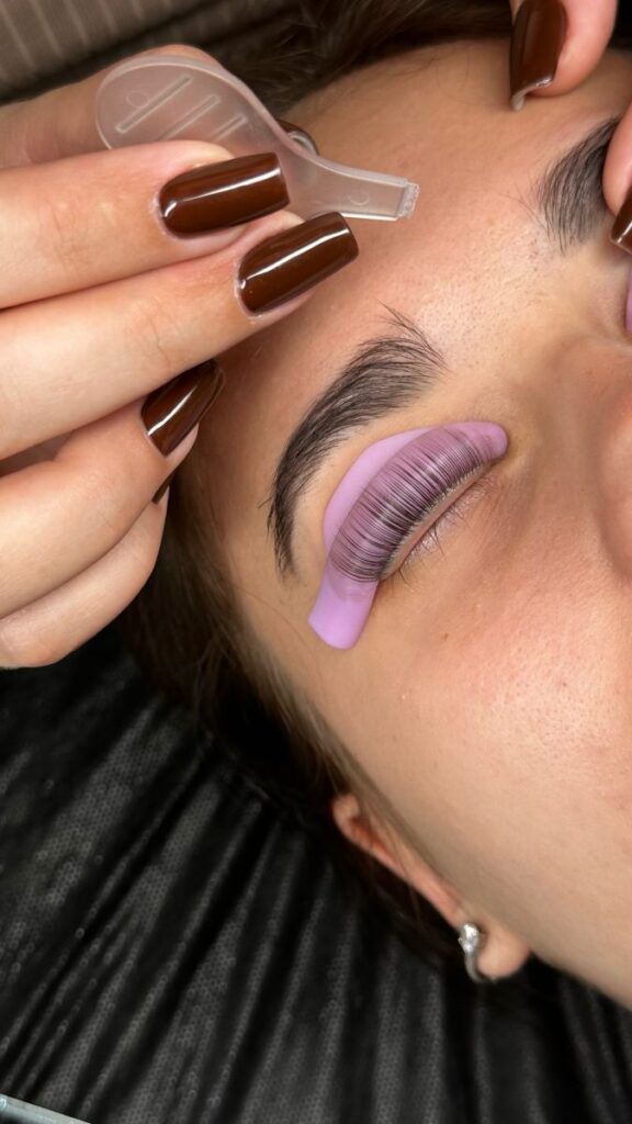 A setting solution holds the curl