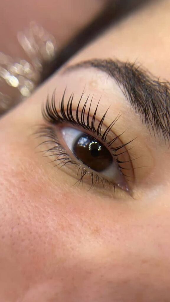 Does Lash Tint Fade Evenly