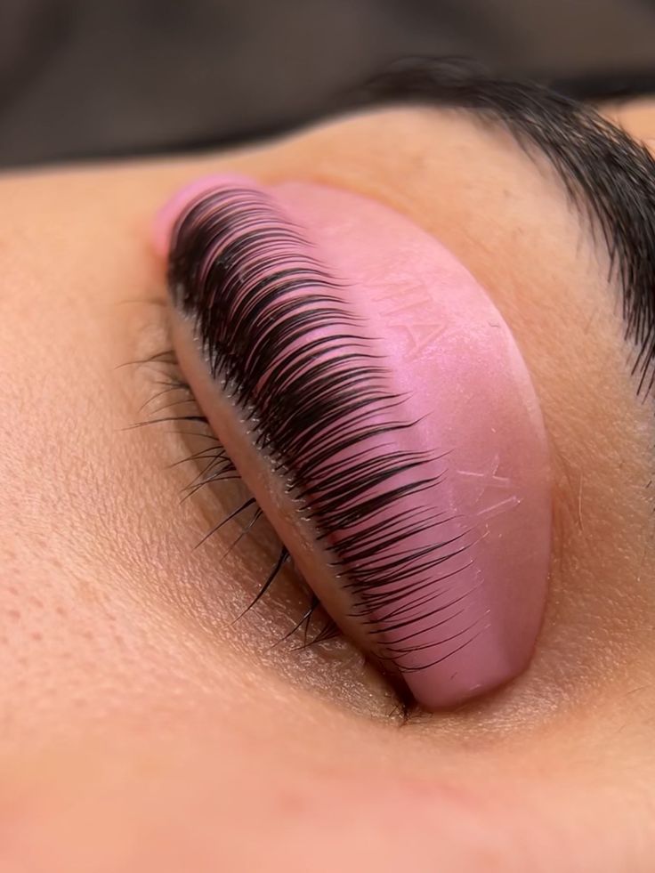 How Does a Lash Lift Work