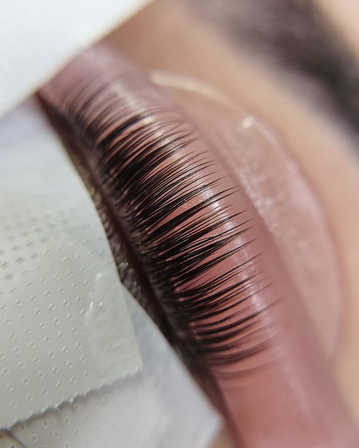 How Long Does a Lash Lift Last