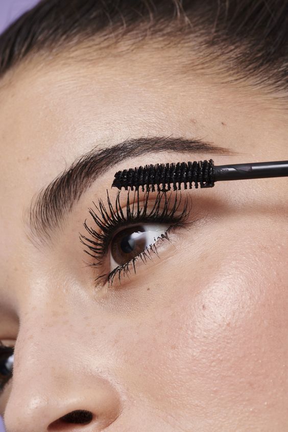 Lash Tint vs Mascara for a Natural Look