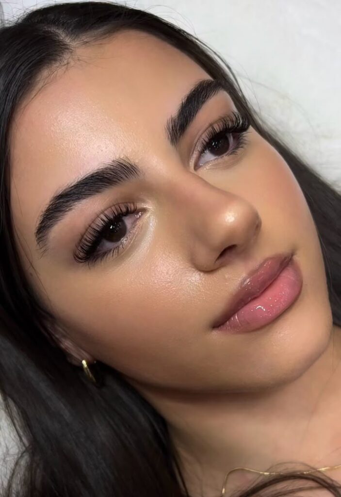 Soft Volume Lashes for Monolids