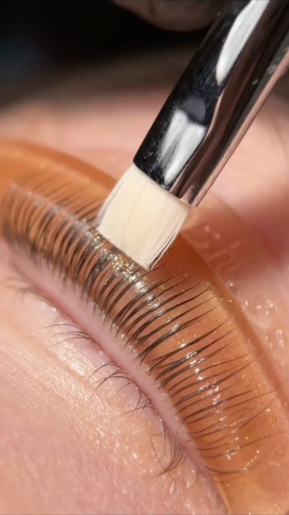 What Is Lash Tinting